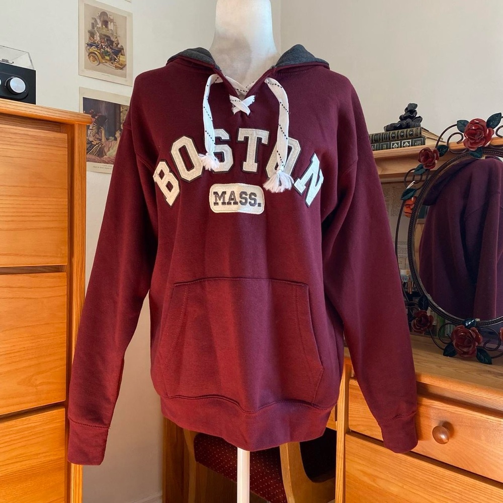 NWOT Boston Logo Maroon Hoodie With Shoe Lace Tie